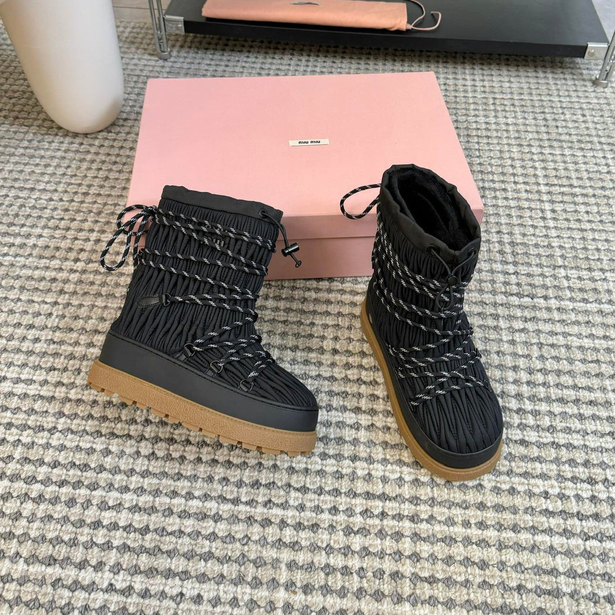 SNOW ANKLE BOOTS IN BLACK WRINKLED NYLON