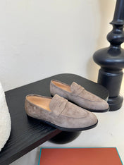 CLASSIC LOAFERS IN LIGHT TAUPE SUEDE