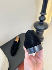 CLASSIC LOAFERS IN BLACK SUEDE
