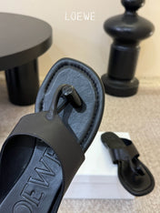 LOEWE 26S TOGGLE FLAT SANDAL IN BLACK CALFSKIN