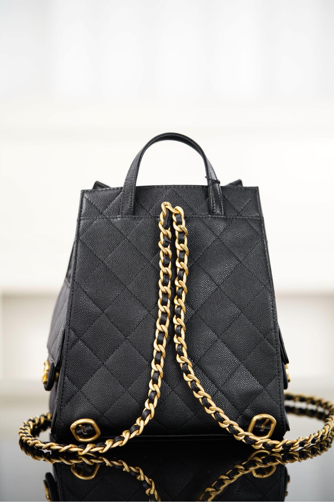 CHANEL 25S GRABRIELLE 23 CM IN BLACK LAMBSKIN WITH GOLD HARDWARE