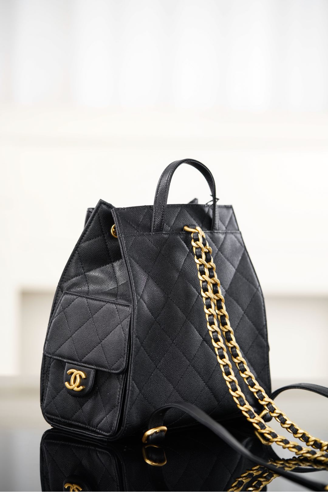 CHANEL 25S GRABRIELLE 23 CM IN BLACK LAMBSKIN WITH GOLD HARDWARE
