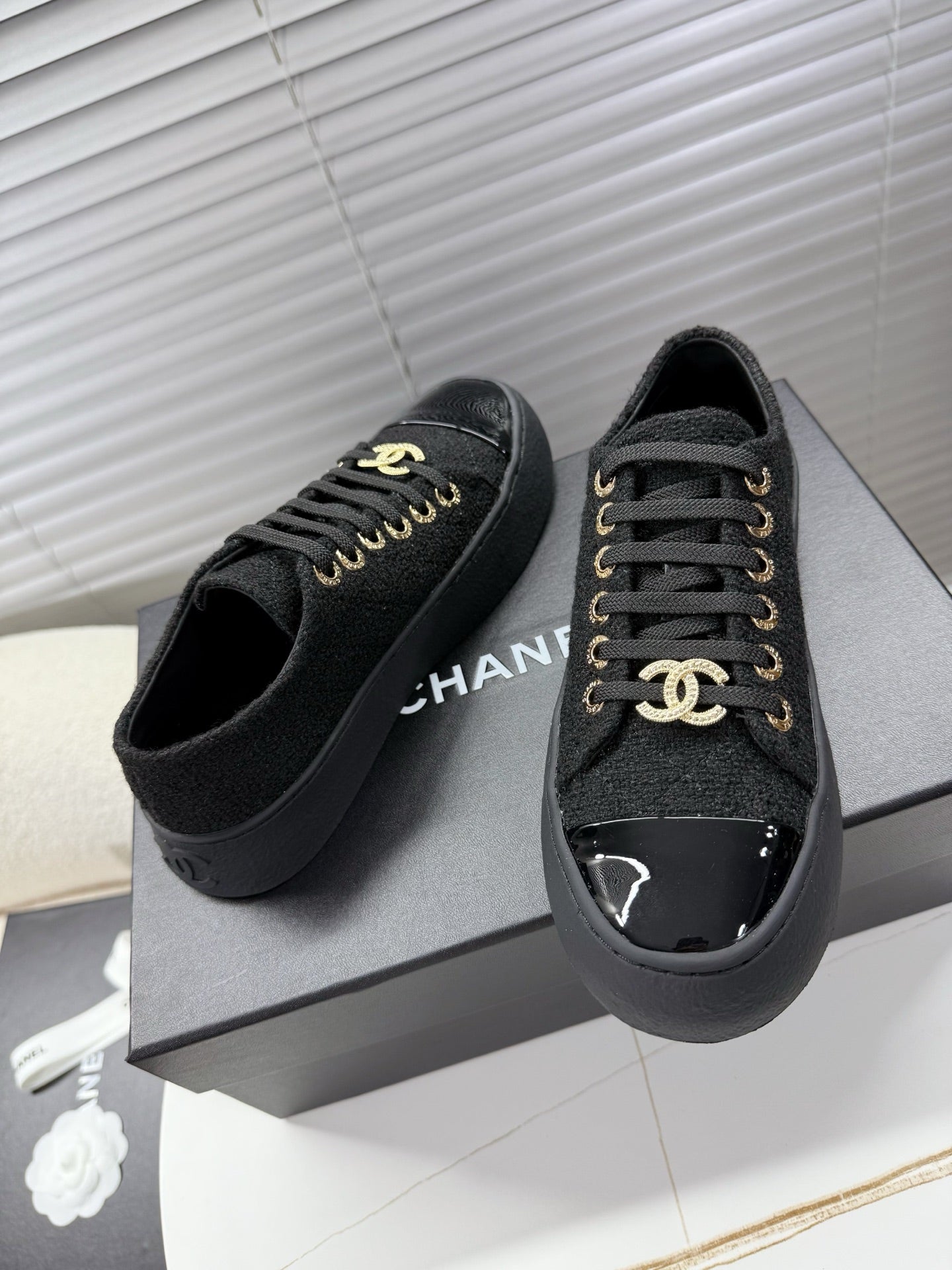 CHANEL 25S TRAINERS BLACK 35MM IN GLITTERED TWEED AND PATENT CALFSKIN