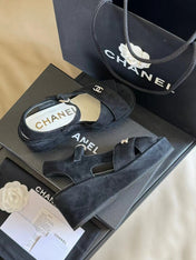 CC CLASSIC WEDGE SANDALS IN BLACK LAMBSKIN SUEDE