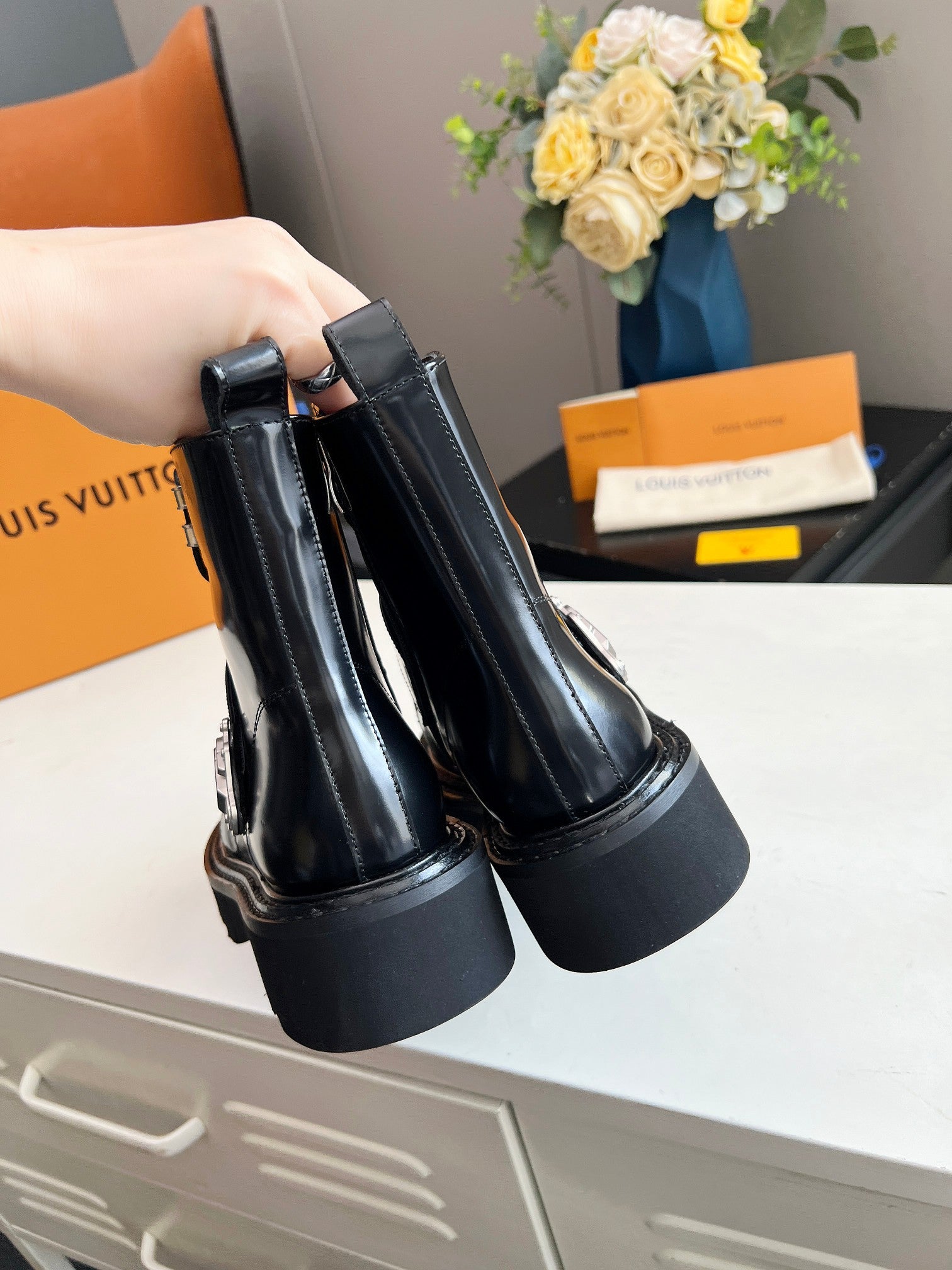 LV WOMEN'S BEAUBOURG ANKLE BOOT IN GLOSSY BLACK CALFSKIN