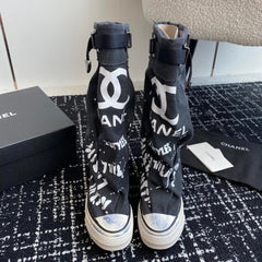 HIGH BOOTS IN BLACK CANVAS