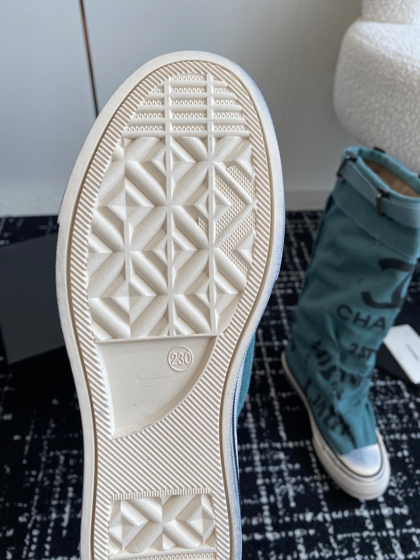 HIGH BOOTS IN SAPPHIRE BLUE CANVAS