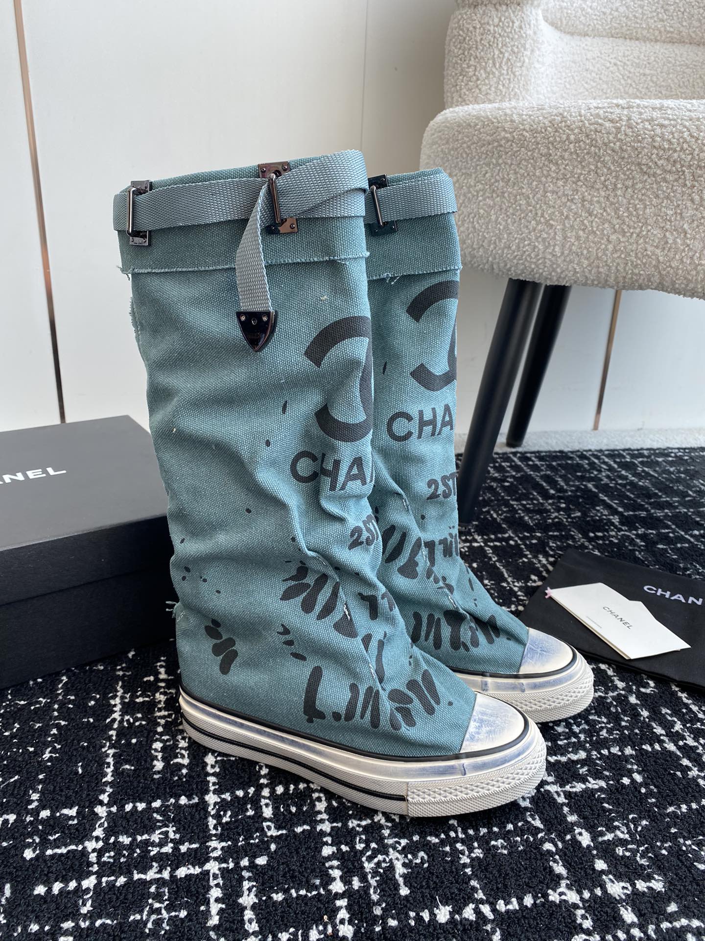 HIGH BOOTS IN SAPPHIRE BLUE CANVAS