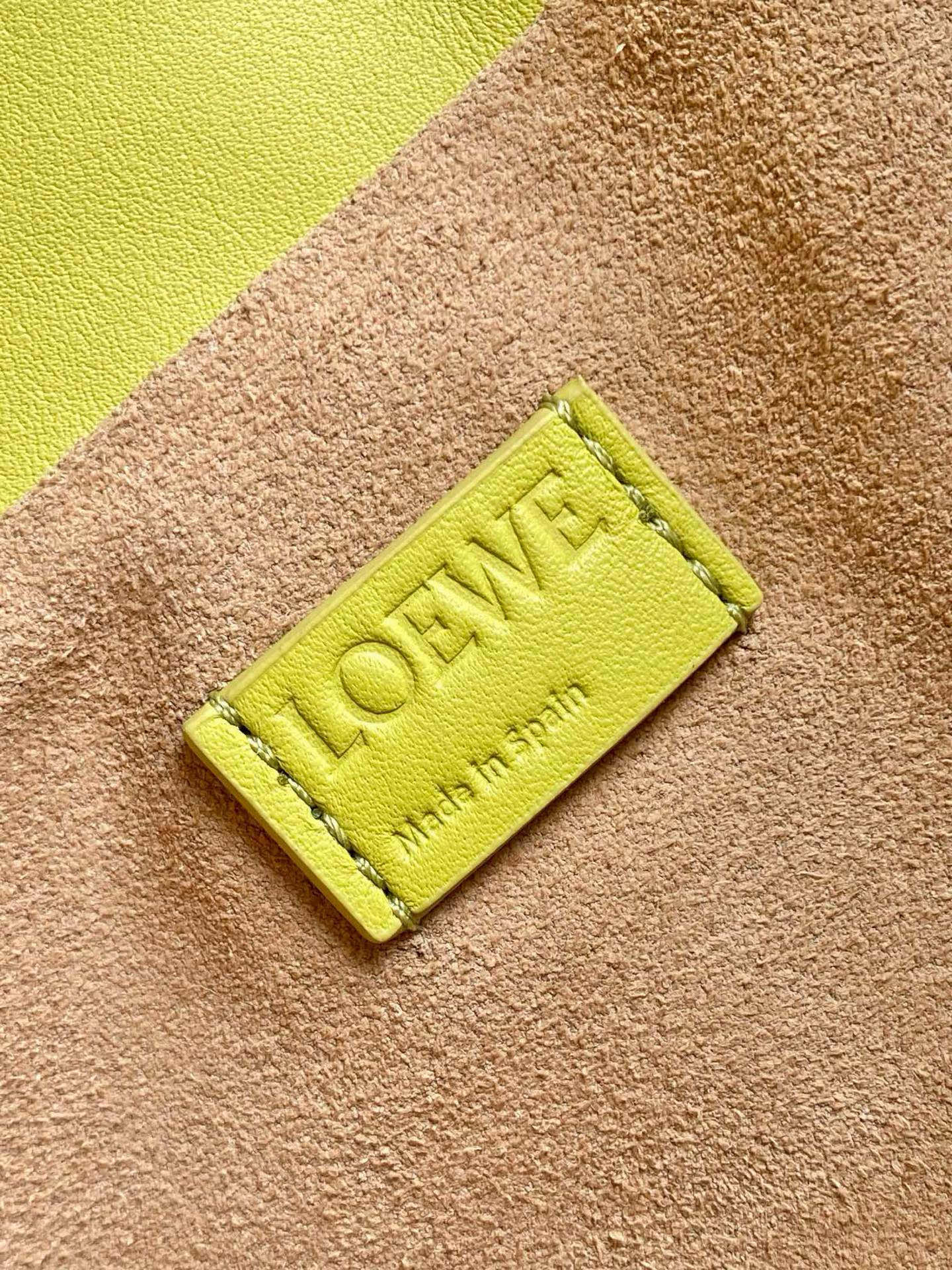 LOEWE 25S LARGE FLAMENCO CLUTCH BAG 30 IN LIME GOLD CALFSKIN