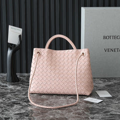 MEDIUM ANDIAMO 32 IN LIGHT PINK LAMBSKIN