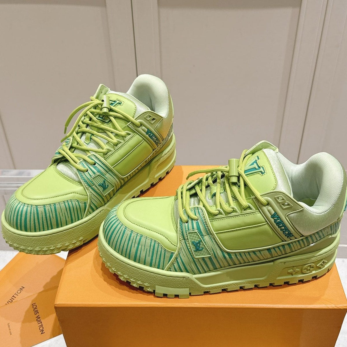 LV TRAINER MAXI LV X PARK SEO-BO IN PEAR GREEN CALFSKIN