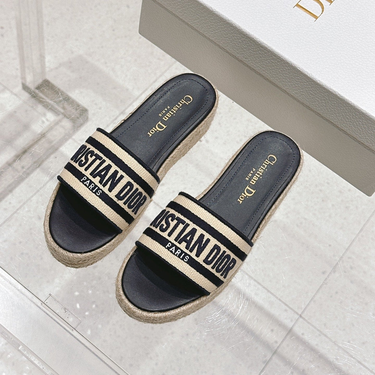 DWAY WEDGE SLIDES 45MM IN BLACK AND BEIGE FABRIC RAFFIA SOLE