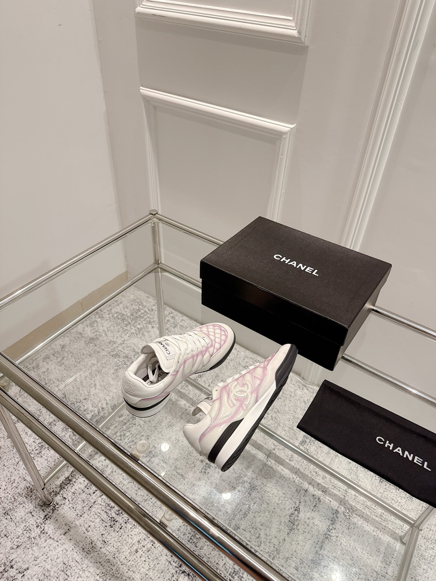 CASUAL SNEAKER IN WHITE AND PURPLE CALFSKIN