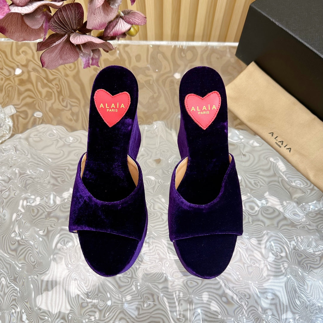 ALAIA PLATFORM WEDGE IN VIOLET PURPLE VELVET WITH HEART EMBROIDERED