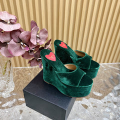 ALAIA PLATFORM WEDGE IN GREEN FOREST VELVET WITH HEART EMBROIDERED