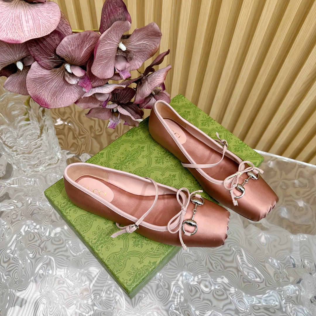 BALLET FLAT IN CORAL PINK SILK WITH SILVER HARDWARE