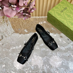 BALLET FLAT IN BLACK SILK WITH SILVER HARDWARE