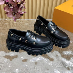 LV RECORD BOAT SHOE IN BLACK GLOSSY CALFSKIN
