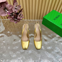 KNOT PUMP 9 CM IN GOLD CALFSKIN WITH GOLD FINISHED METAL HEEL