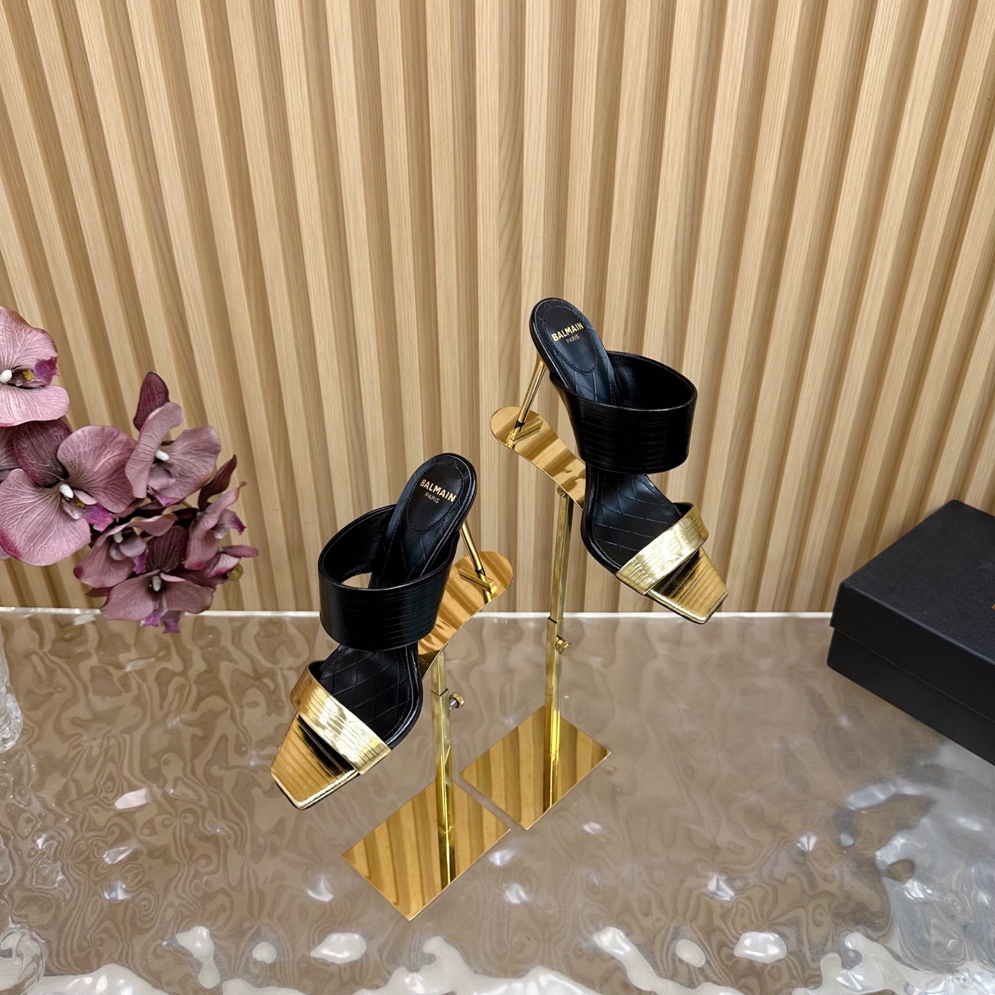 BALMAIN 25S MULES IN STRIPED LEATHER 95MM IN BLACK AND GOLD CALFSKIN