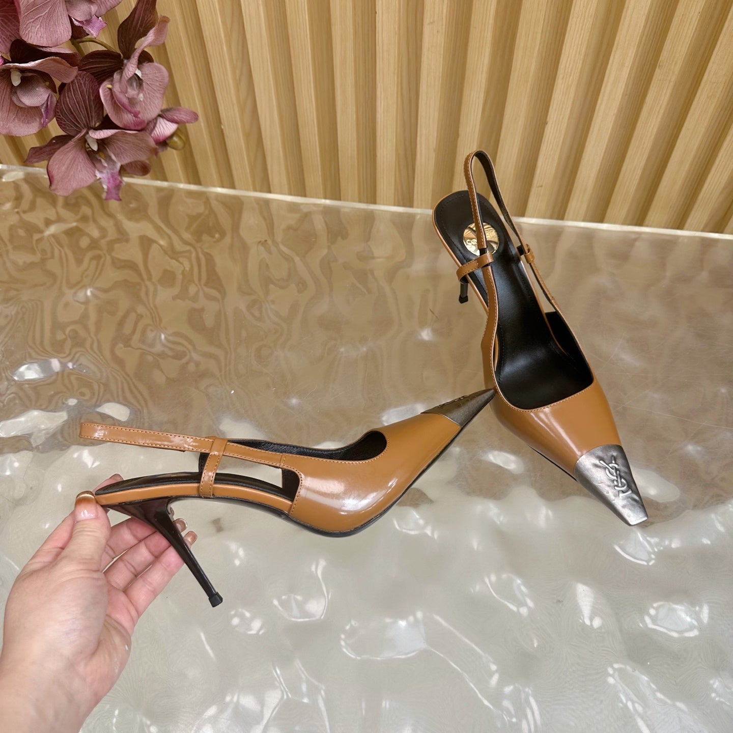 YSL 25S HIGH-HEEL SLINGBACKS 105 MM IN CAMEL BROWN LAMBSKIN AND SILVER HARDWARE
