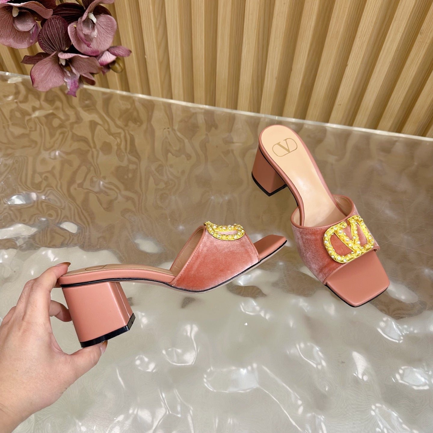 VALENTINO 25S HIGH-HEEL MULES 60 MM IN PEACH PINK VELVET AND CALFSKIN WITH GOLD HARDWARE