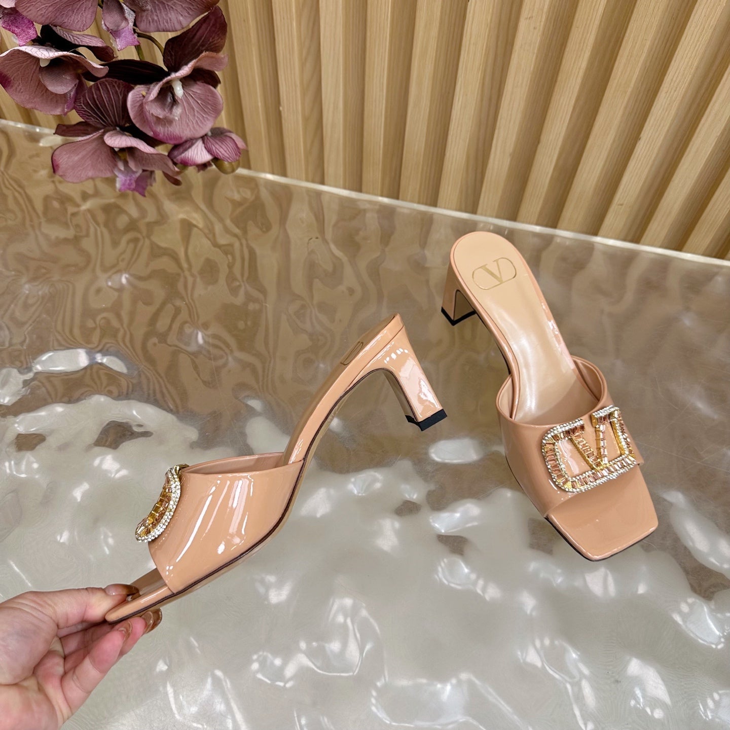 VALENTINO 25S HIGH-HEEL MULES 60 MM IN WARM BEIGE PATENT CALFSKIN WITH CRYSTAL-EMBELLISHED STRAP