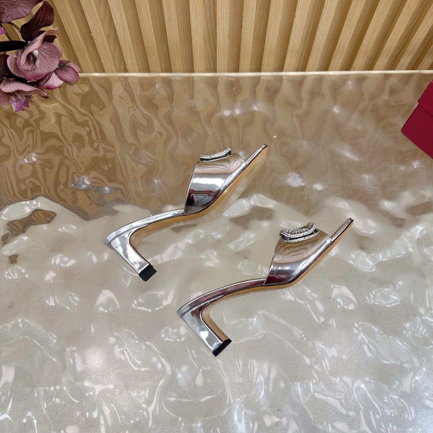 VALENTINO 25S HIGH-HEEL MULES 60 MM IN SILVER PATENT CALFSKIN WITH CRYSTAL-EMBELLISHED STRAP