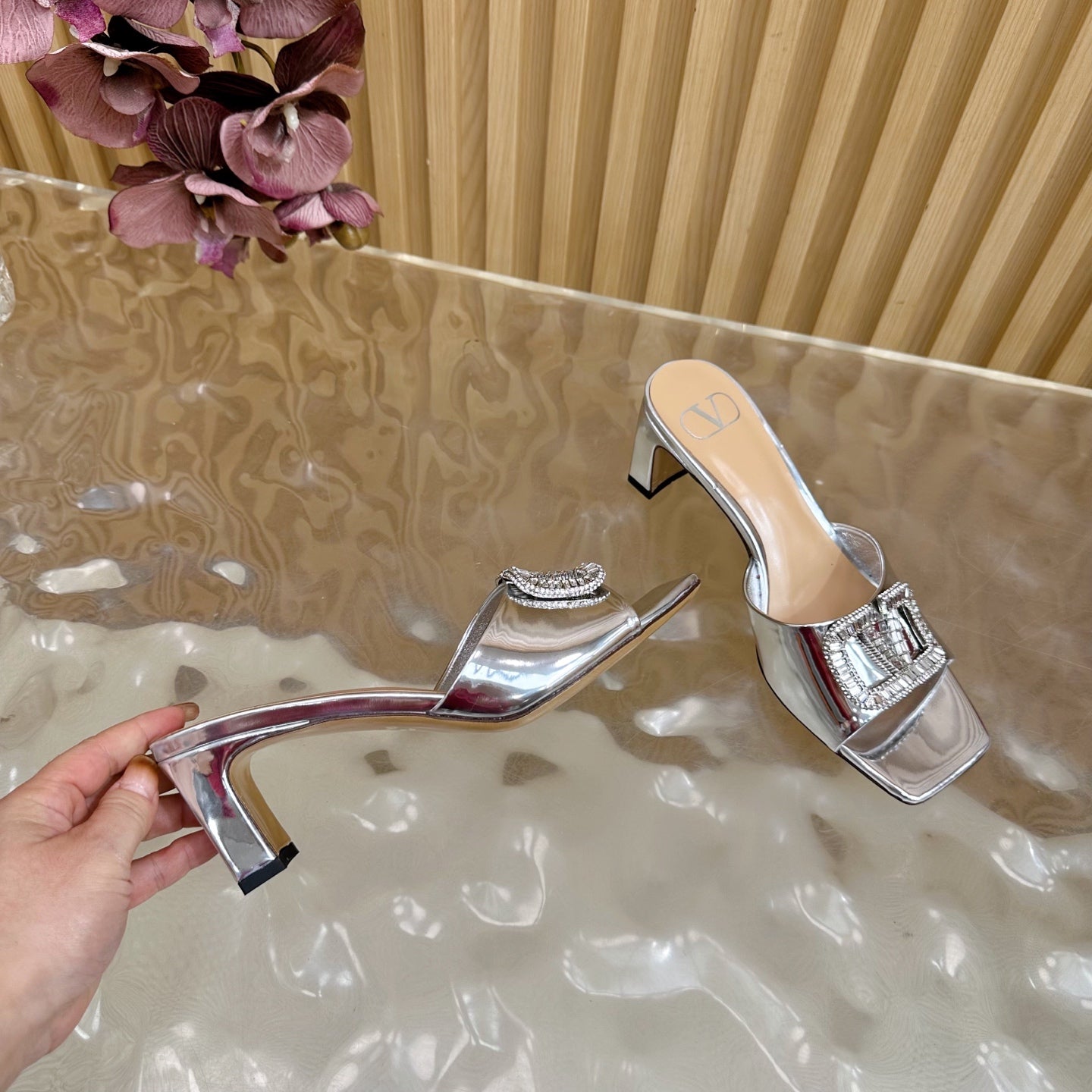 VALENTINO 25S HIGH-HEEL MULES 60 MM IN SILVER PATENT CALFSKIN WITH CRYSTAL-EMBELLISHED STRAP