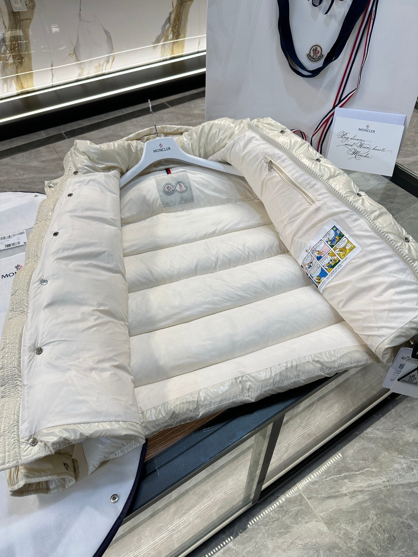 MONCLER 25S JACKET IN WHITE 026