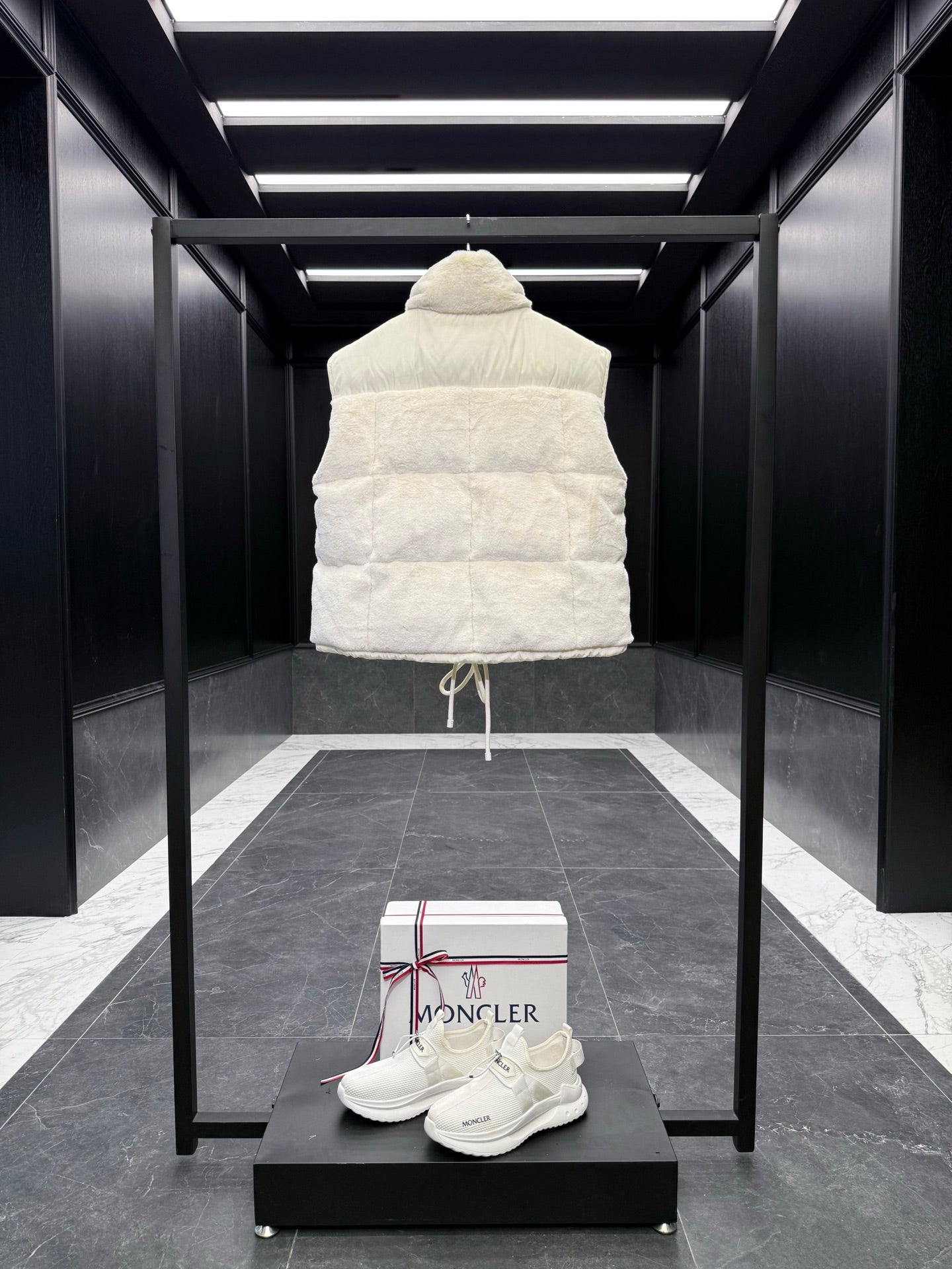 MONCLER 25S DOWN PUFFER VEST IN WHITE 013