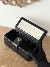 VINTAGE COSMETIC BAG 22 IN BLACK SHINY CALFSKIN GOLD HARDWARE