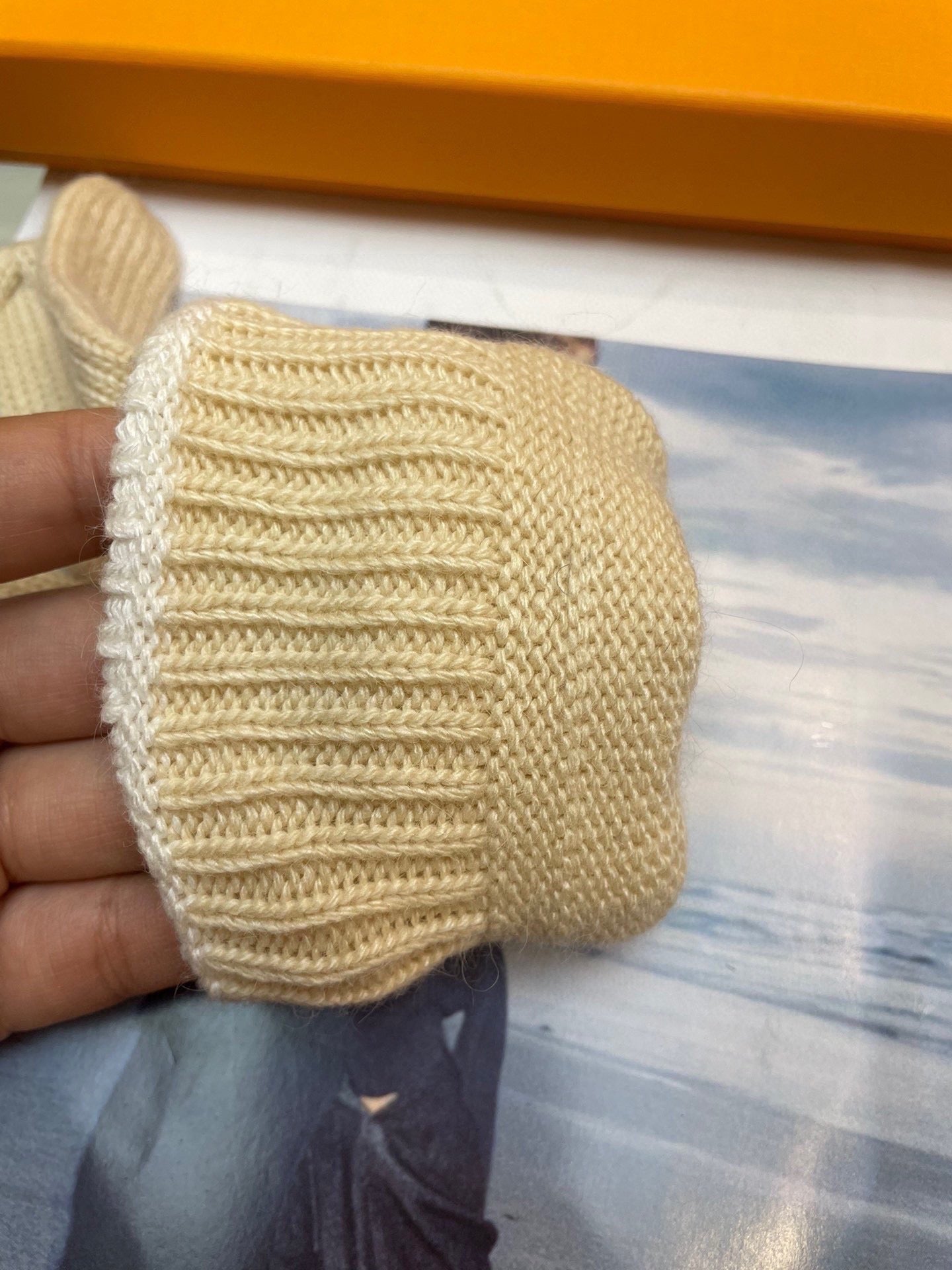 GLOVES IN WHEAT TAN MIX WHITE WOOL 458572
