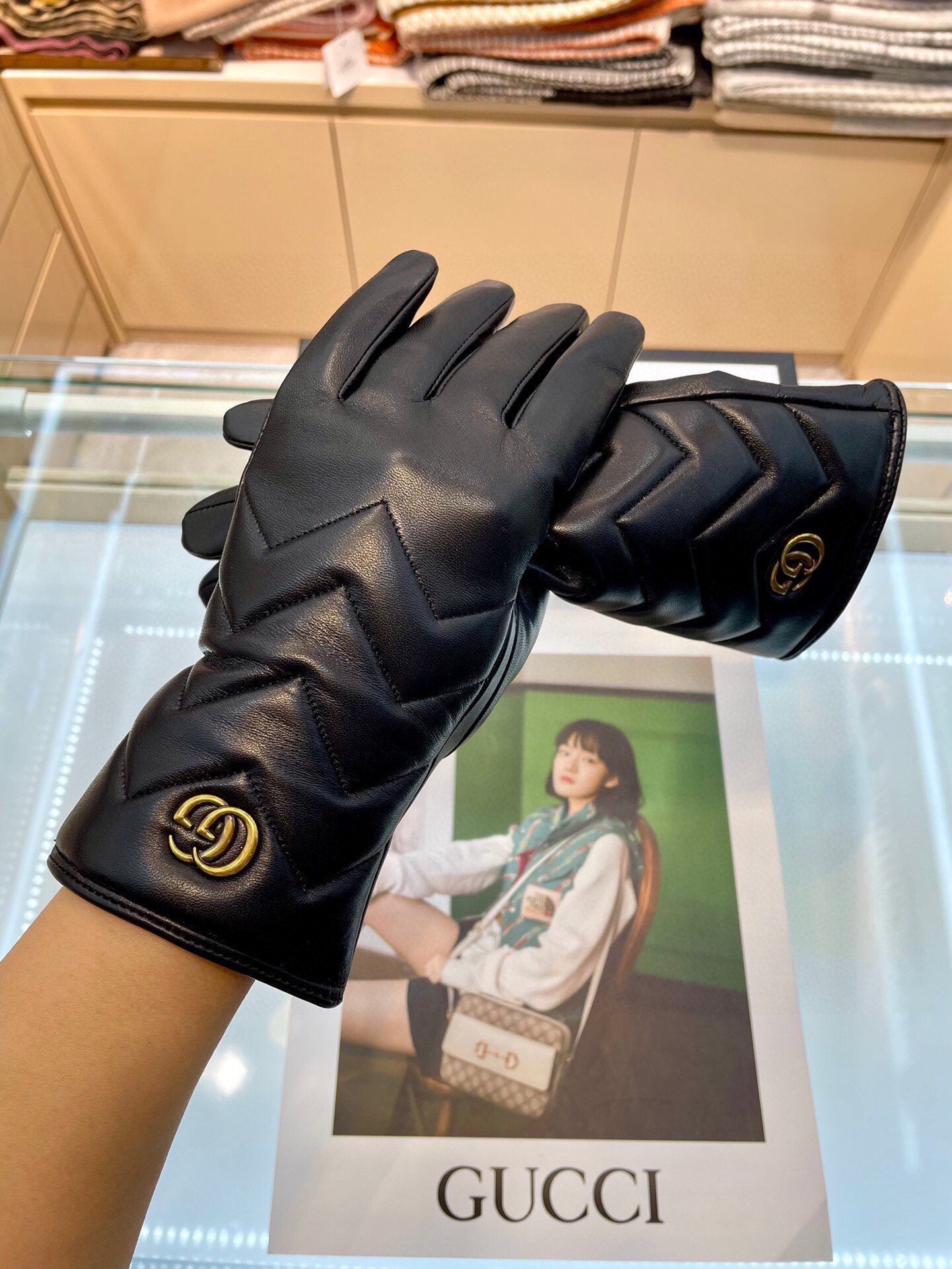 MARMONT GLOVES IN BLACK LAMBSKIN 463844