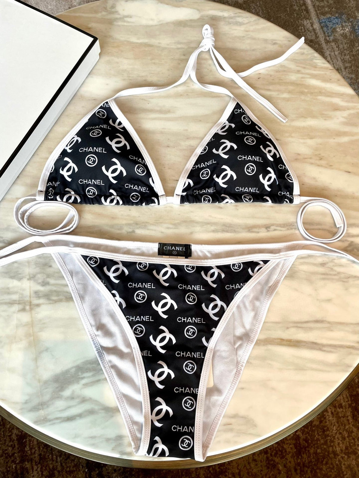 BIKINI SWIMSUIT IN BLACK AND WHITE AND PRINTED 627825
