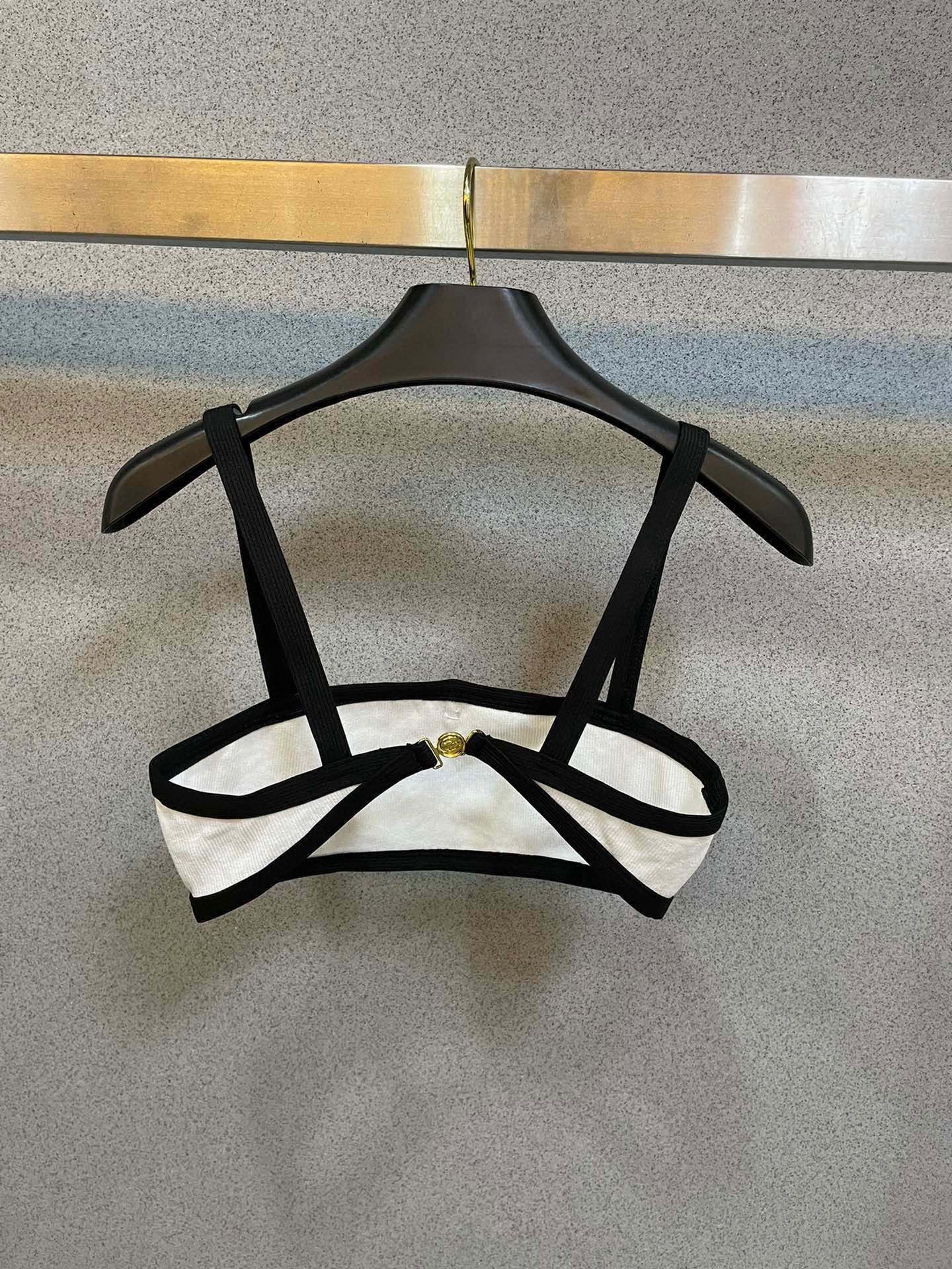 HIGH NECK SWIMSUIT IN WHITE AND BLACK TRIM 627830