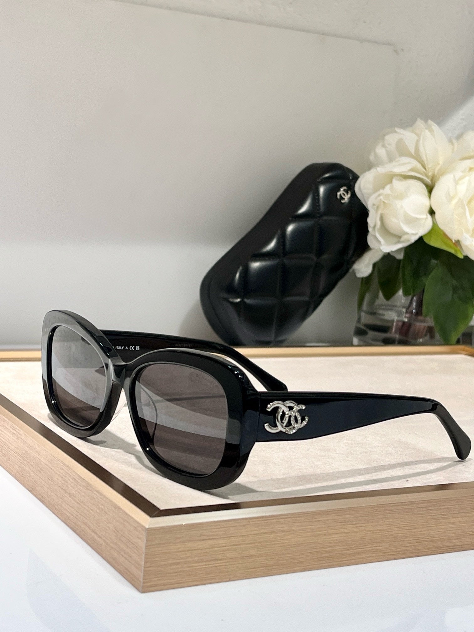 SQUARE SUNGLASSES CH5468B IN ACETATE EMBOSSED DIAMOND