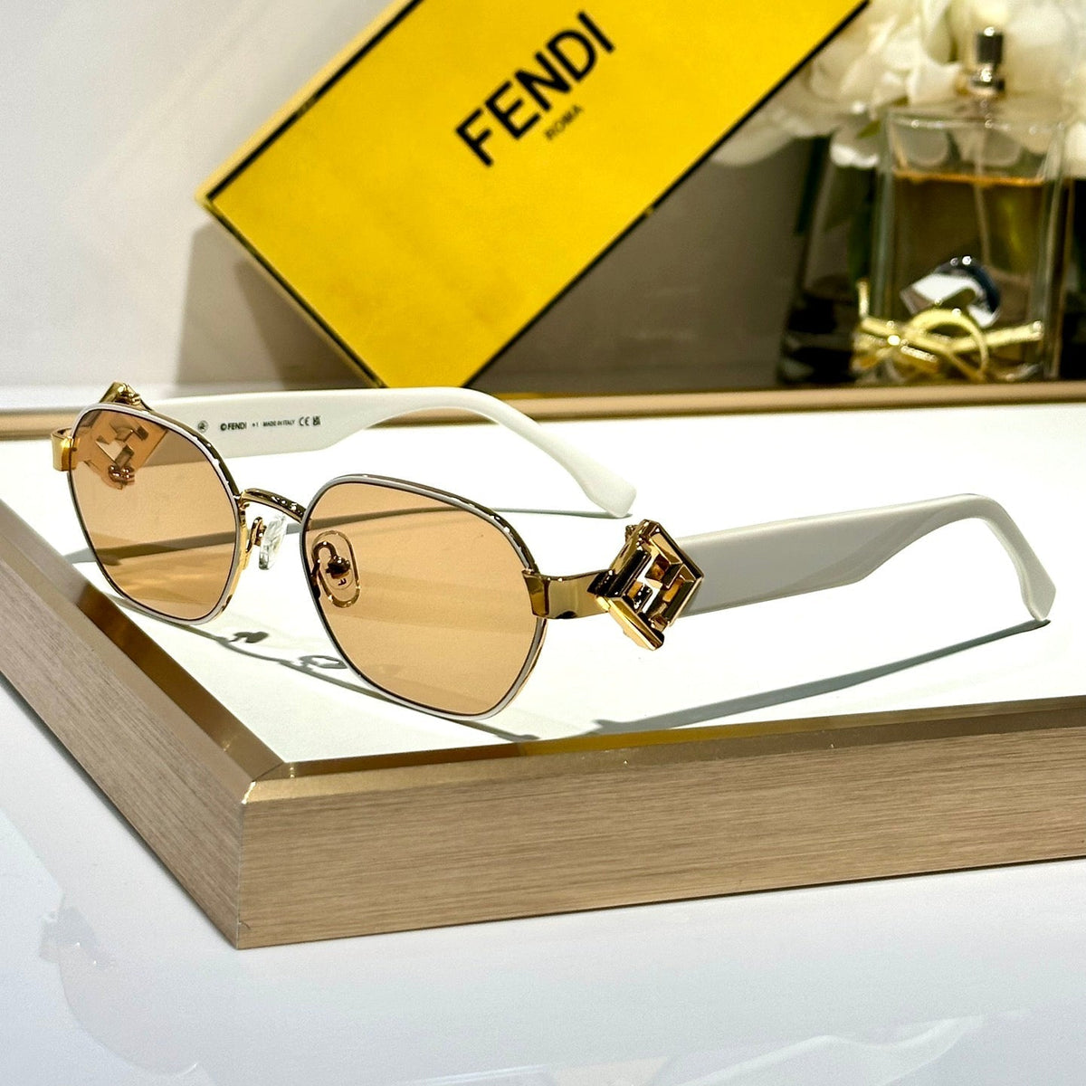 TRAVEL ROUND FRAME SUNGLASSES FE40148l  IN METAL AND ACETATE
