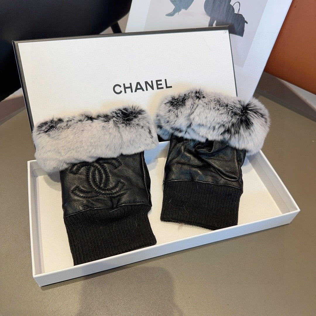 FINGERNESS GLOVES IN BLACK LAMBSKIN AND RABBIT FUR465054
