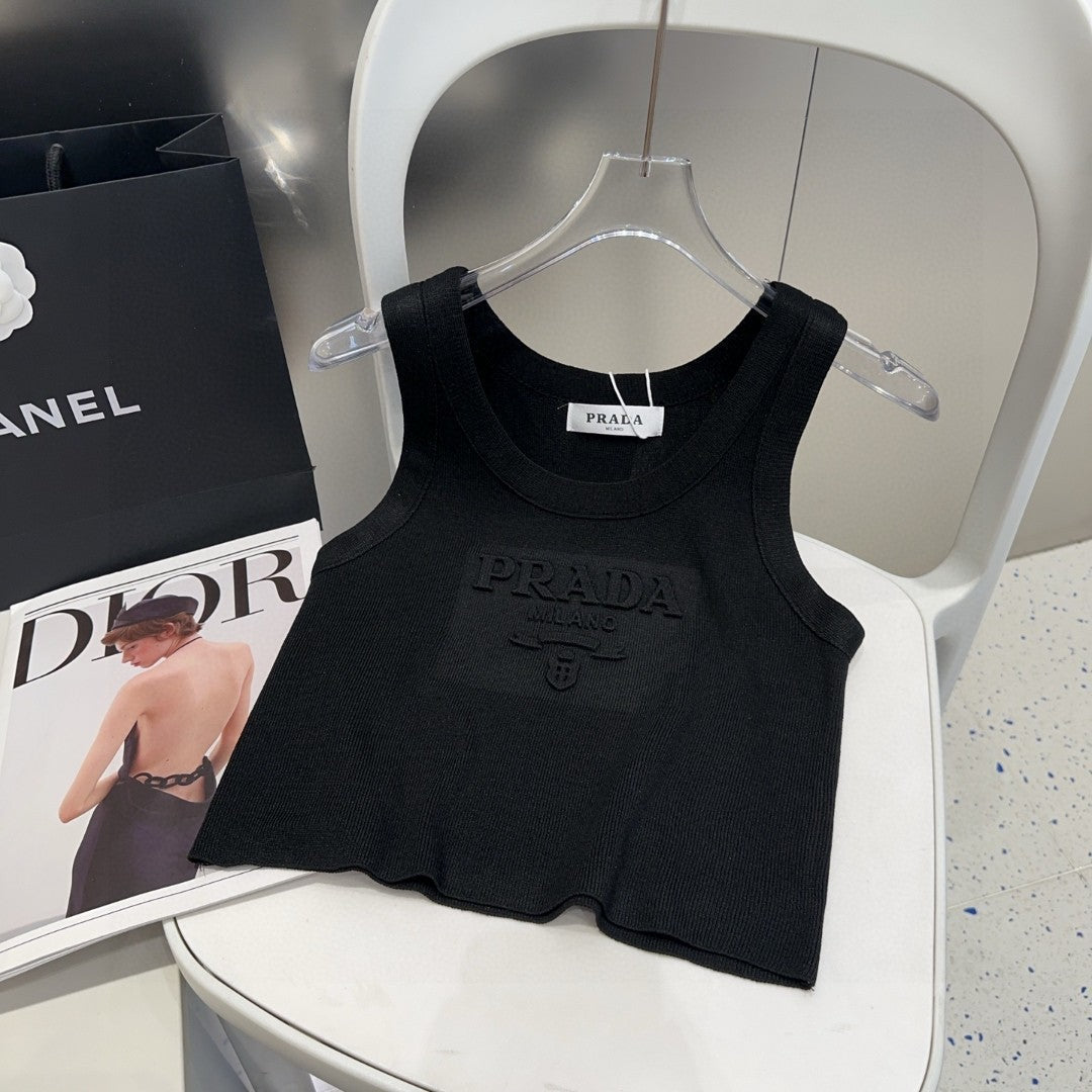 SLEEVELESS TOP 640631 IN BLACK COTTON EMBOSSED LOGO