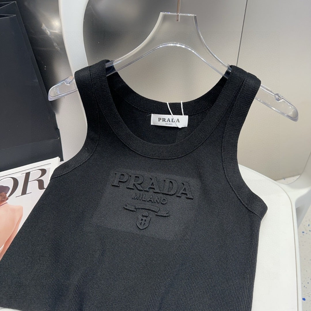 SLEEVELESS TOP 640631 IN BLACK COTTON EMBOSSED LOGO