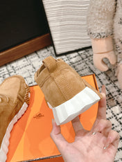 INCREASE SNEAKER IN PEANUT BROWN SUEDE