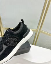 SNEAKER IN BLACK SUEDE AND BREATHABLE MESH
