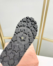 LACE-UP ANKLE BOOTS IN CHOCOLATE SUEDE AND FLEECE LINING