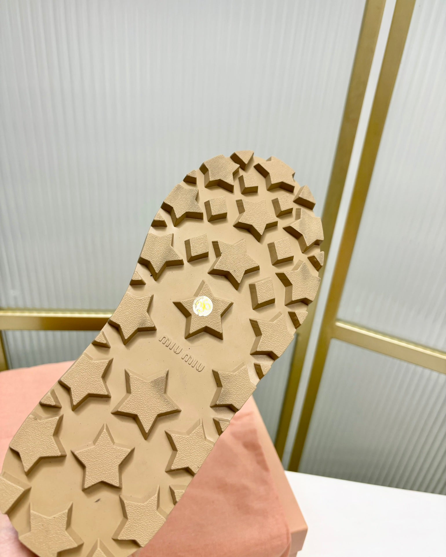 LACE-UP ANKLE BOOTS IN BEIGE SUEDE AND FLEECE LINING