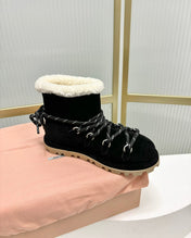 LACE-UP ANKLE BOOTS IN BLACK SUEDE AND FLEECE LINING