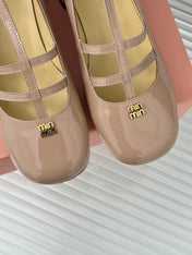 BALLET PUMPS WITH STRAP IN BEIGE GLOSSY LAMBSKIN