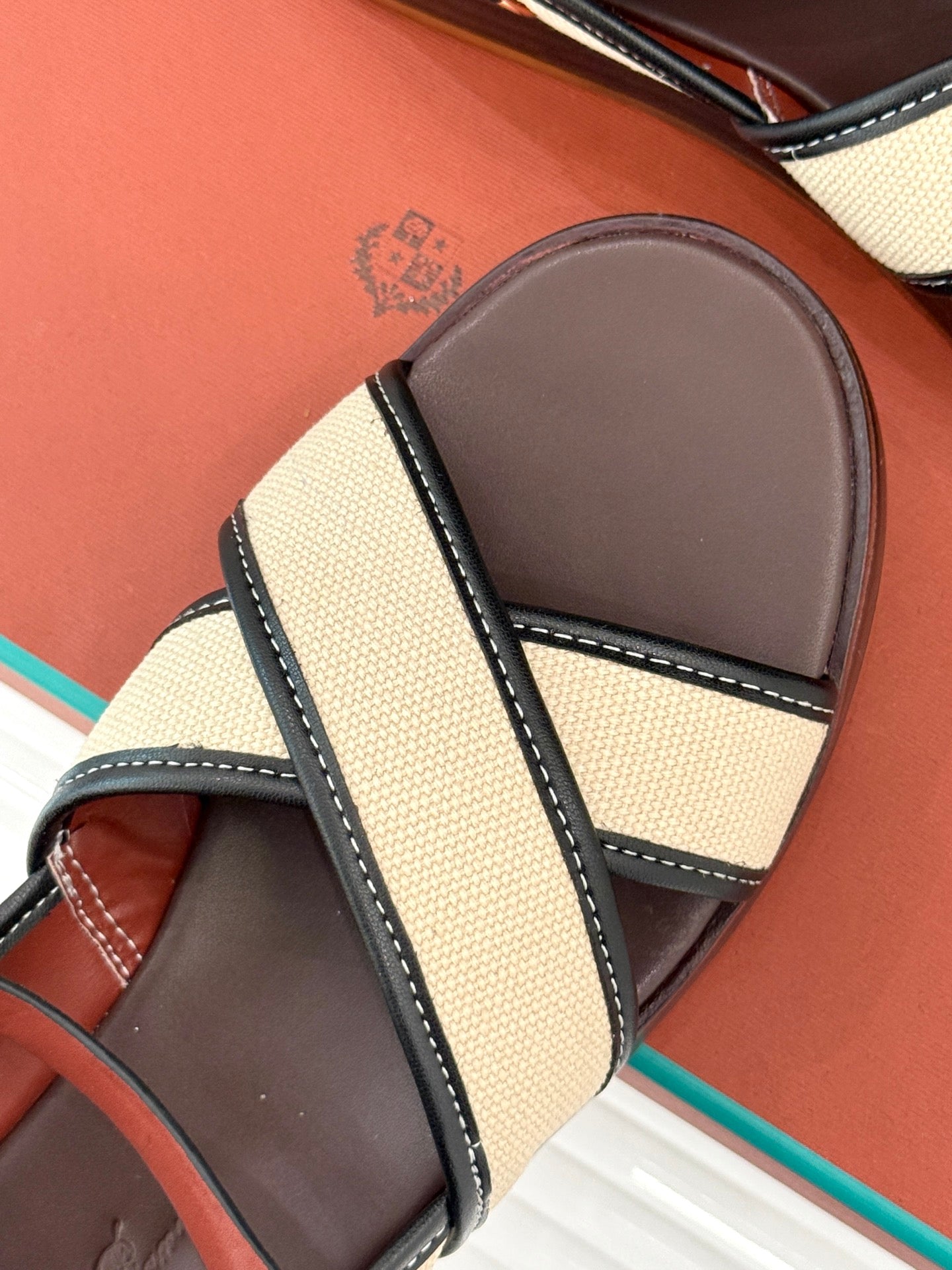 SANDALS THICK SOLE CROSS STRAP IN BEIGE FABRIC AND BROWN CALFSKIN
