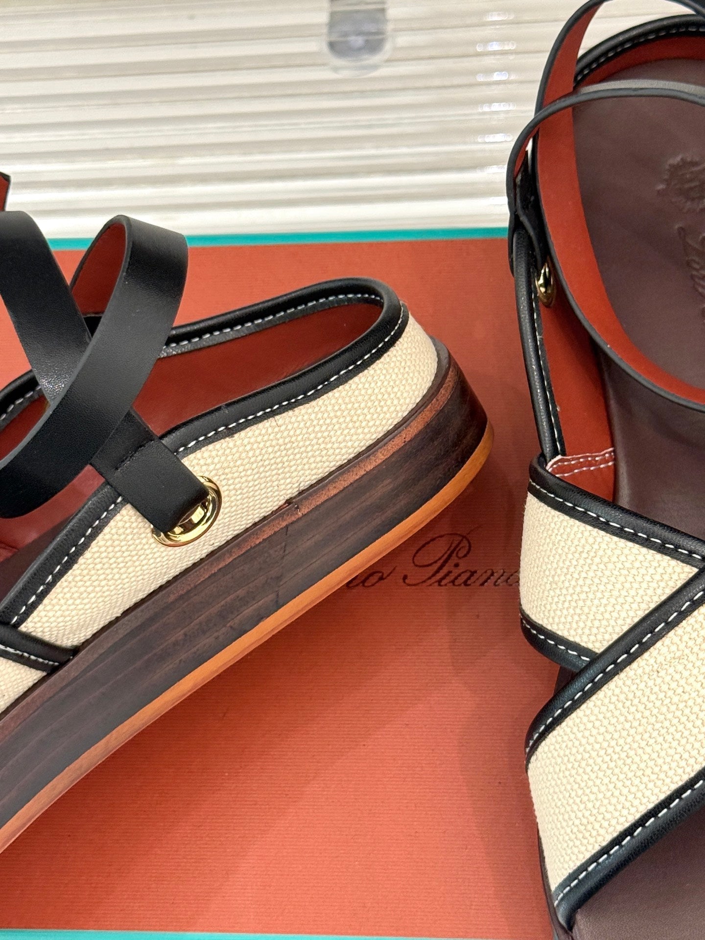 SANDALS THICK SOLE CROSS STRAP IN BEIGE FABRIC AND BROWN CALFSKIN