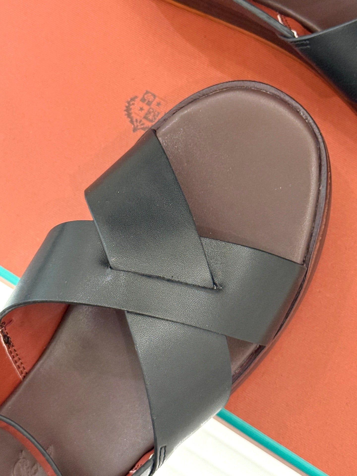 SANDALS THICK SOLE CROSS STRAP IN WHITE AND BROWN CALFSKIN